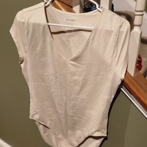 Old Navy Women's Cream V-Neck Top -L